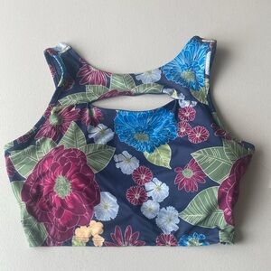 3/$15 So top sporty floral cutout sleeveless top w lined shelf bra casual L jrs